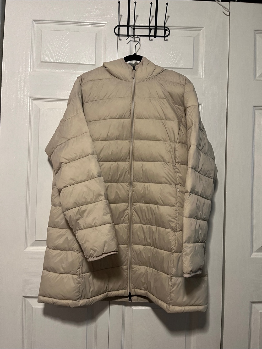 Amazon Essentials Light Beige Hooded Quilted Puffer Jacket ( small tear )